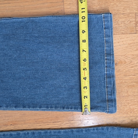 GLORIA VANDERBILT WOMEN'S PLUS SIZE BLUE SLIP-ON JEANS SIZE 18W - Picture 14 of 15